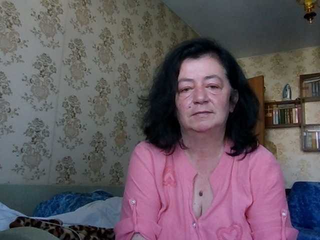 krisshurdlove live cam on BongaCams