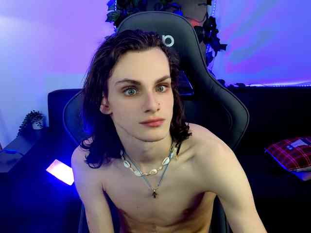MidnightVoltageMidnightV cam