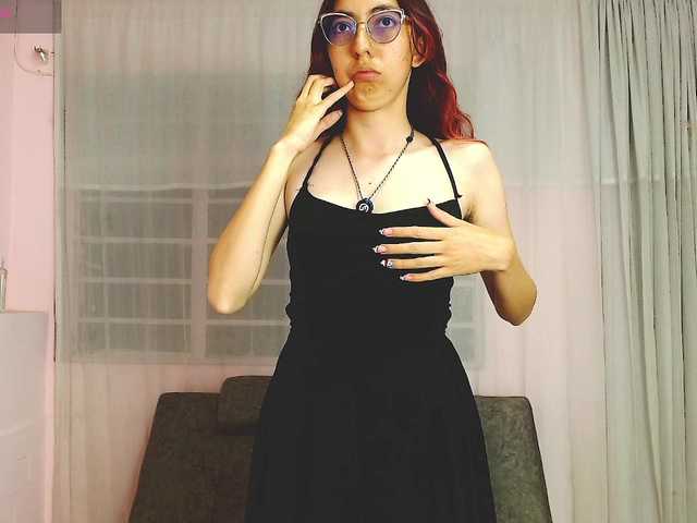 AnnieSparkle live cam on BongaCams