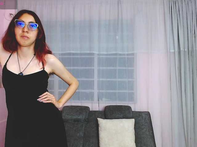 AnnieSparkle live cam on BongaCams
