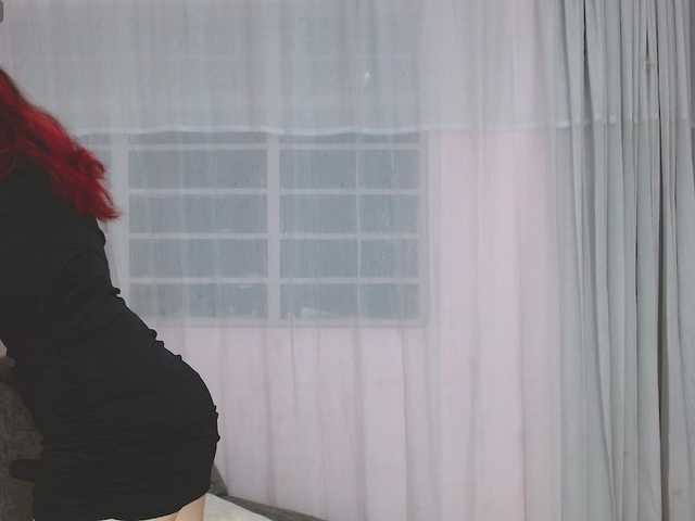 AnnieSparkle live cam on BongaCams