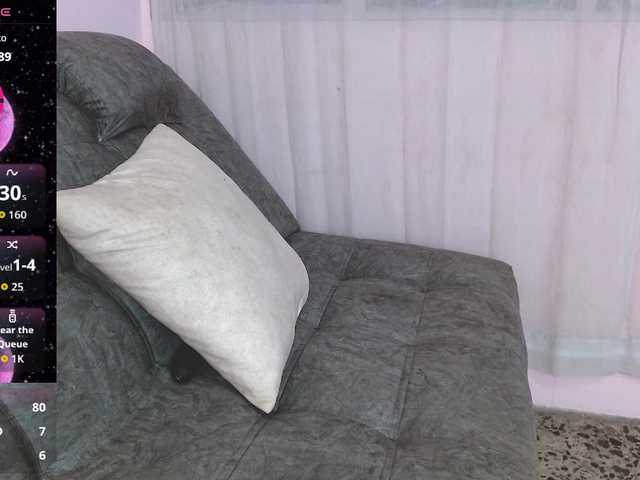 AnnieSparkle live cam on BongaCams