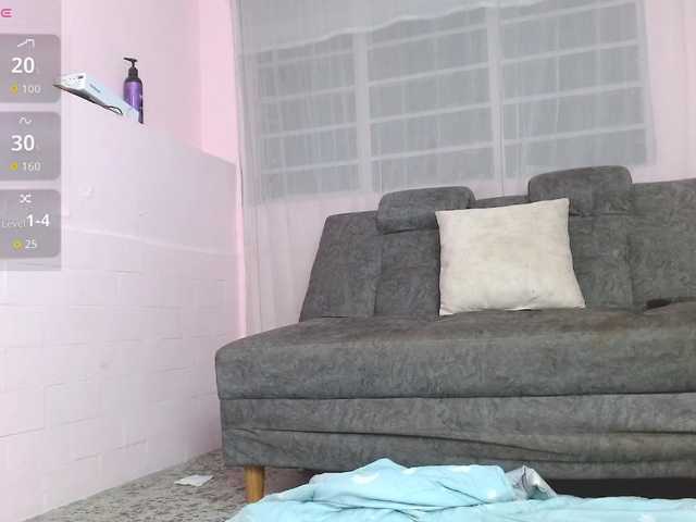 AnnieSparkle live cam on BongaCams