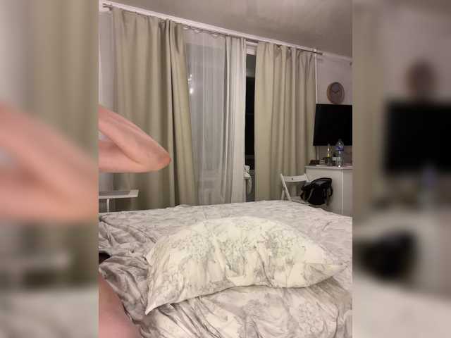 Karishochka1 live cam on BongaCams