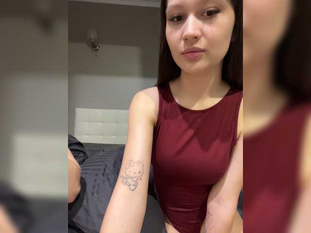 Karishochka1 live cam on BongaCams