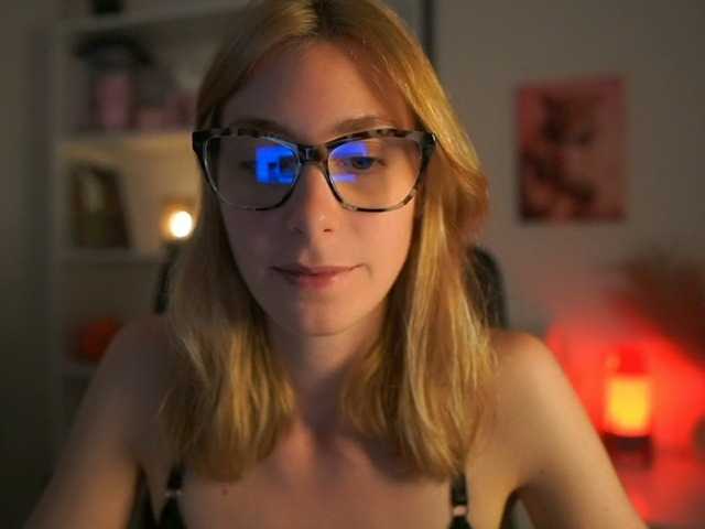 RachelMoore18 live cam on BongaCams