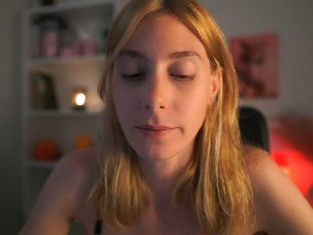 RachelMoore18 live cam on BongaCams