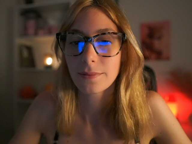 RachelMoore18 live cam on BongaCams