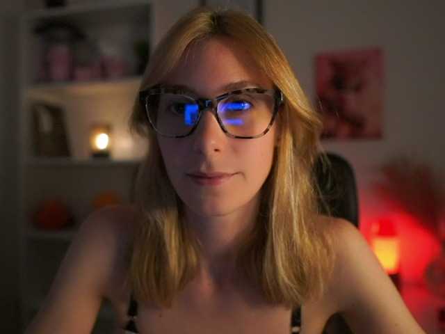RachelMoore18 live cam on BongaCams