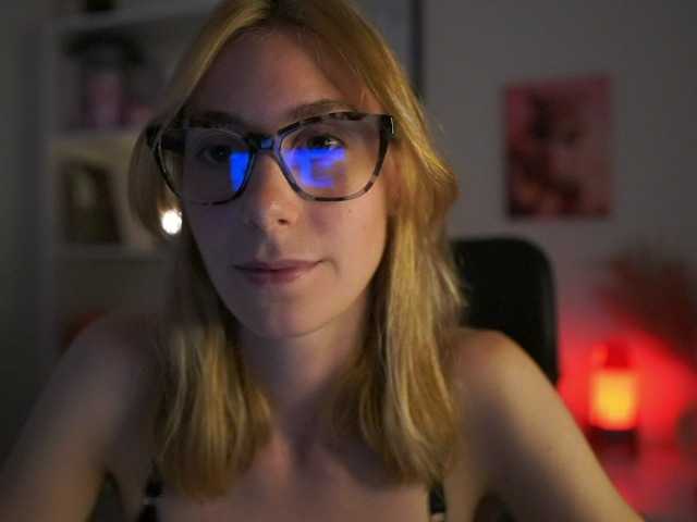 RachelMoore18 live cam on BongaCams