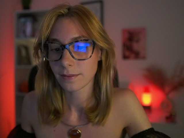 RachelMoore18 live cam on BongaCams