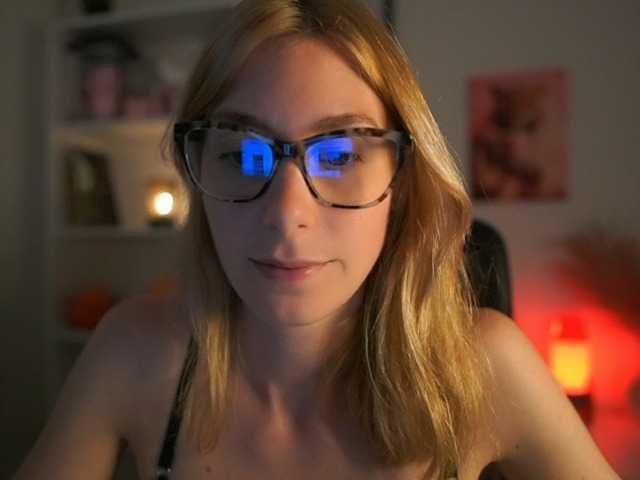 RachelMoore18 live cam on BongaCams