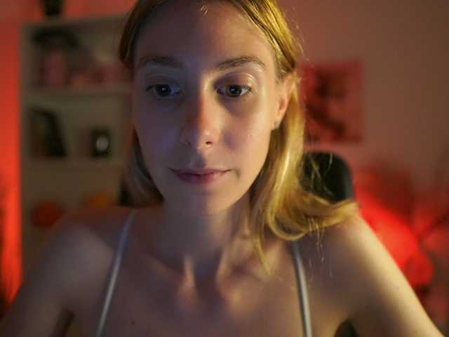 RachelMoore18 live cam on BongaCams