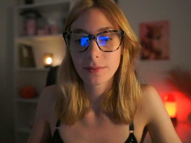 RachelMoore18 live cam on BongaCams