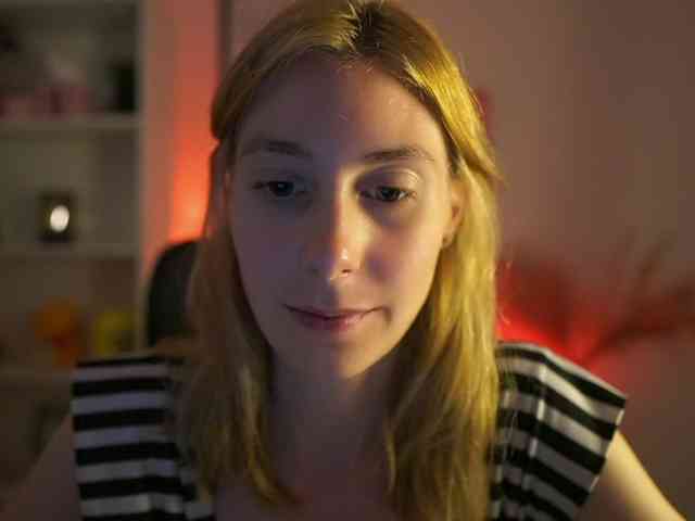 RachelMoore18 webcam