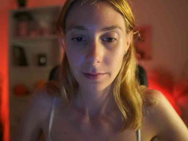 RachelMoore18 webcam