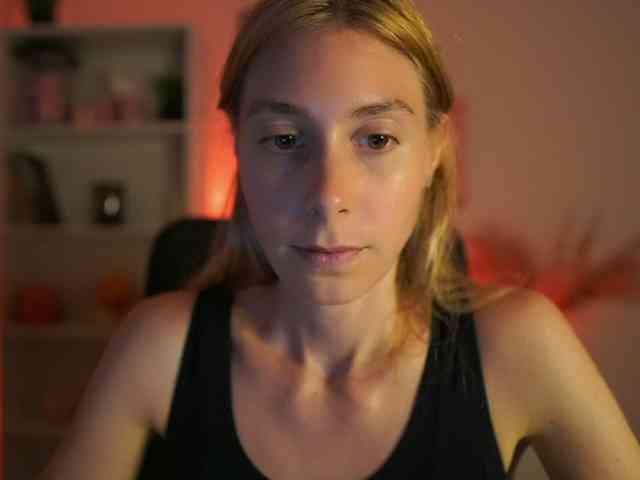 RachelMoore18 webcam