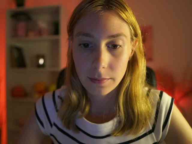 RachelMoore18 webcam