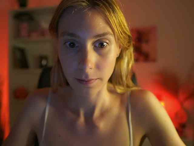RachelMoore18 webcam