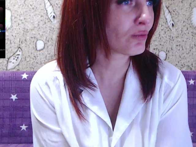 Redheadfox live cam on BongaCams