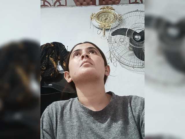 Khadija3 live cam on BongaCams