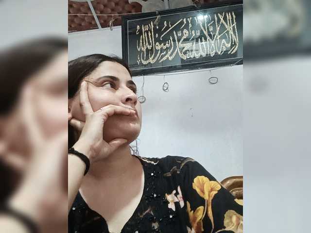 Khadija3 live cam on BongaCams