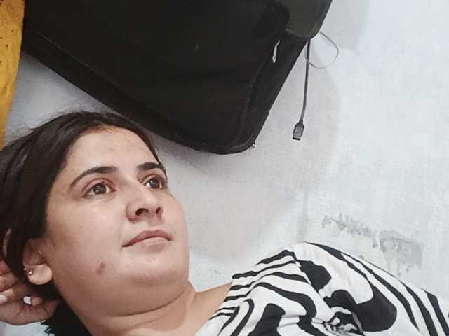 Khadija3 live cam on BongaCams