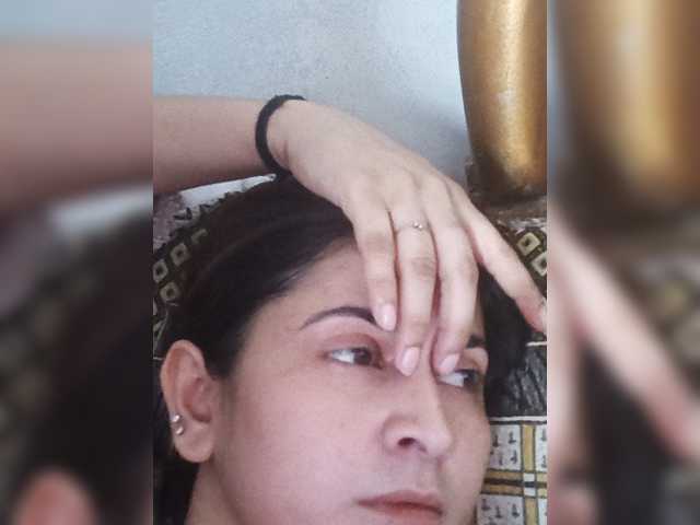 Khadija3 live cam on BongaCams
