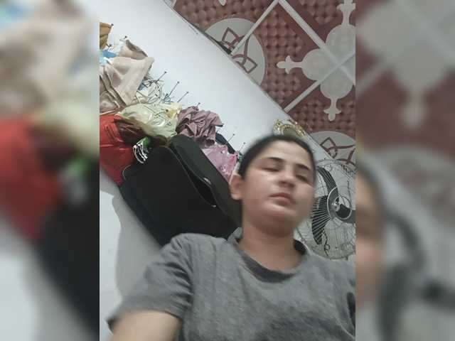 Khadija3 live cam on BongaCams