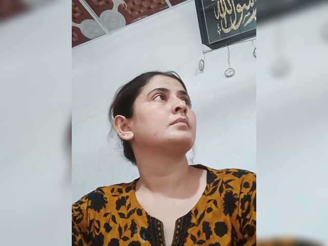 Khadija3 live cam on BongaCams