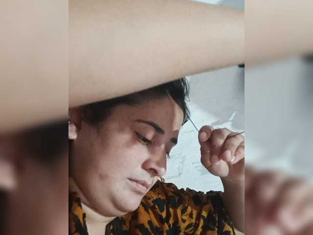 Khadija3 live cam on BongaCams