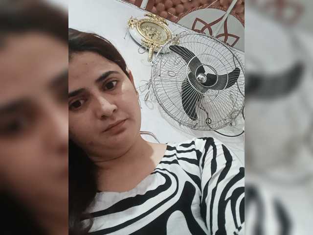 Khadija3 live cam on BongaCams