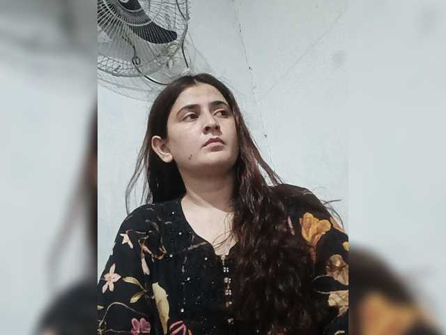 Khadija3 live cam on BongaCams