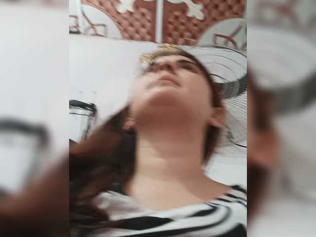 Khadija3 live cam on BongaCams