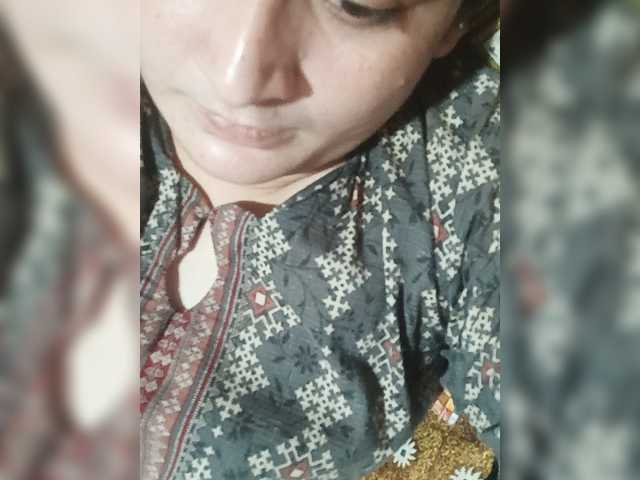 Khadija3 live cam on BongaCams