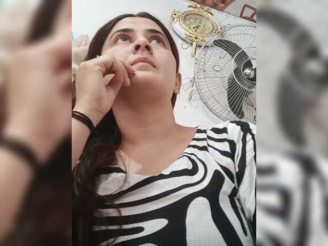 Khadija3 live cam on BongaCams