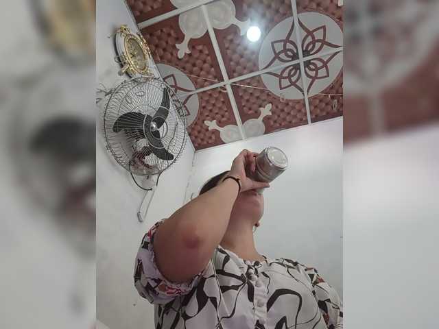Khadija3 live cam on BongaCams