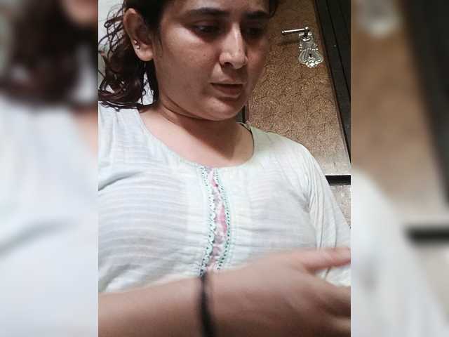 Khadija3 live cam on BongaCams