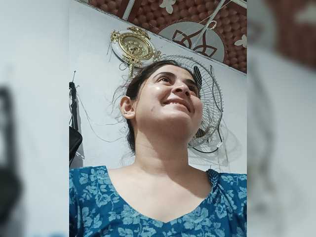 Khadija3 live cam on BongaCams