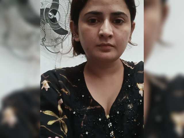 Khadija3 live cam on BongaCams