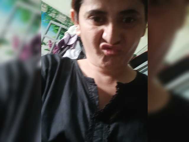 Khadija3 live cam on BongaCams