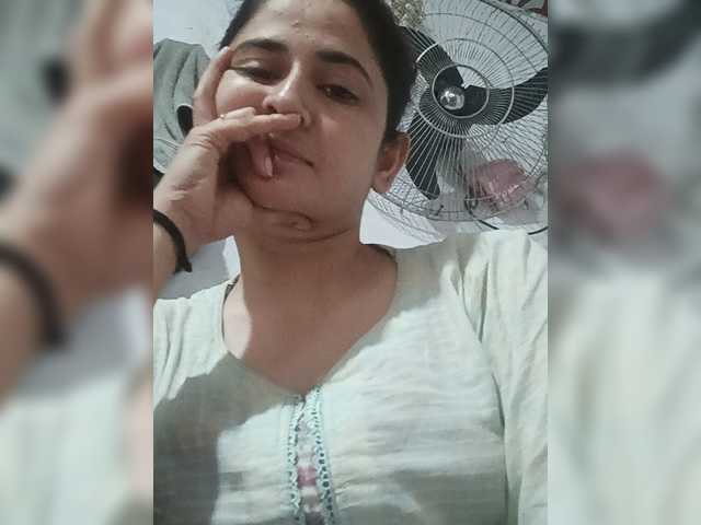 Khadija3 live cam on BongaCams