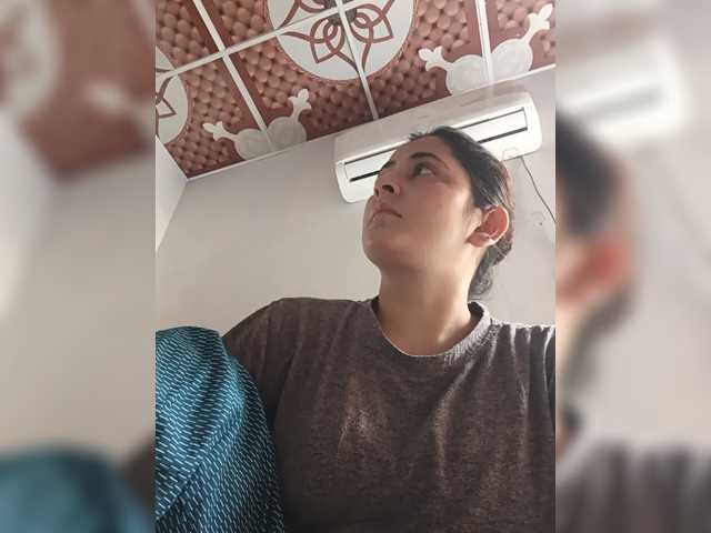 Khadija3 live cam on BongaCams