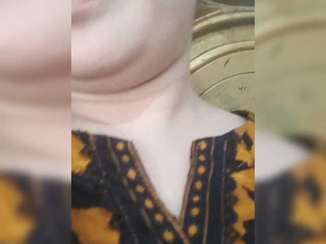 Khadija3 live cam on BongaCams