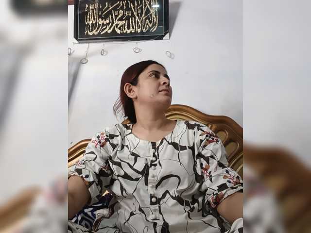 Khadija3 live cam on BongaCams