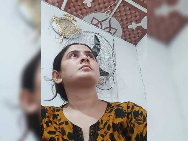 Khadija3 live cam on BongaCams