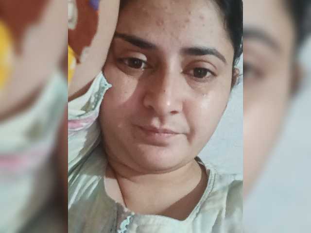 Khadija3 live cam on BongaCams