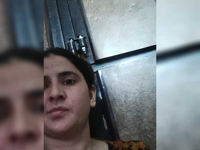 Khadija3 live cam on BongaCams