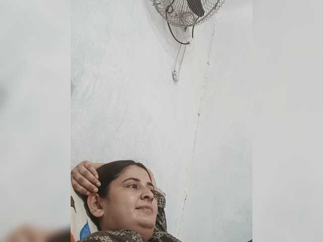 Khadija3 live cam on BongaCams