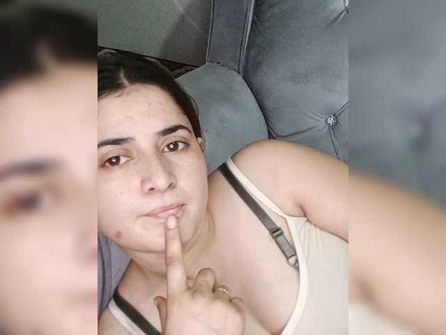 Khadija3 live cam on BongaCams